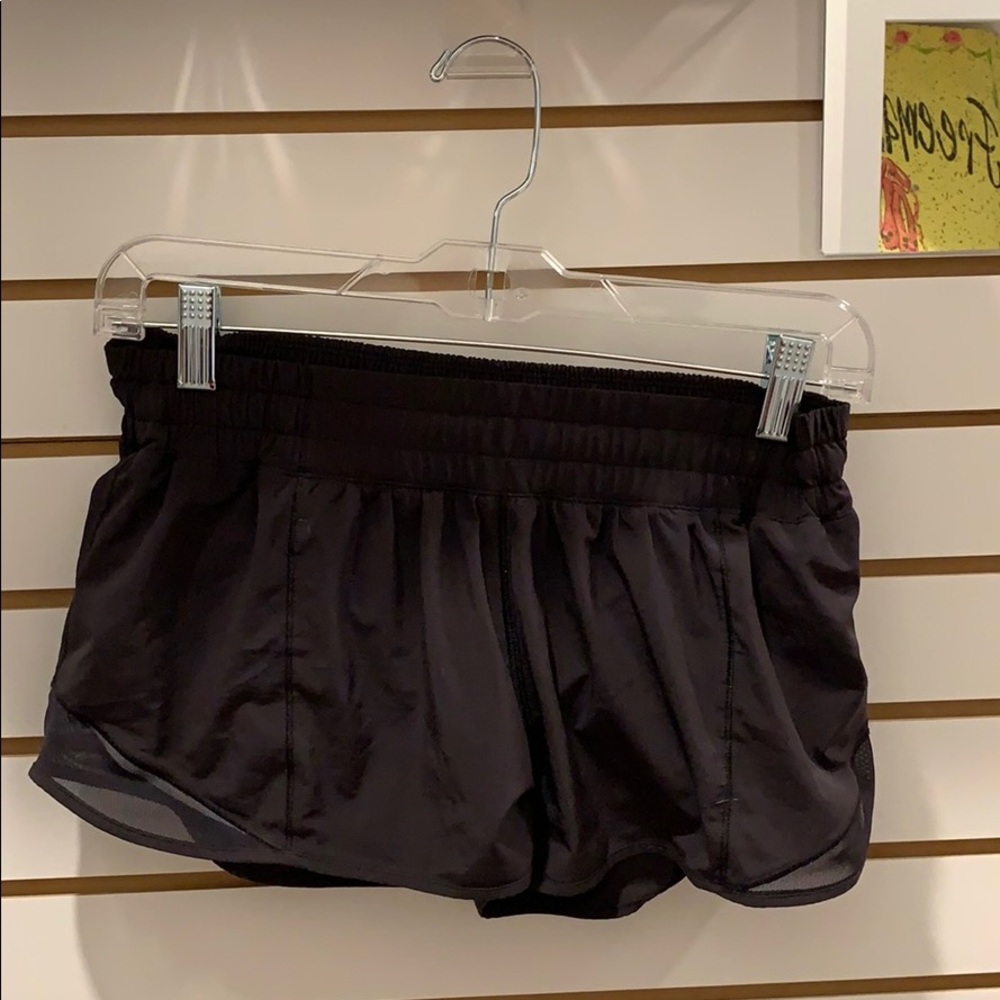 Lululemon Women’s Hotty Hots Shorts Black size 10